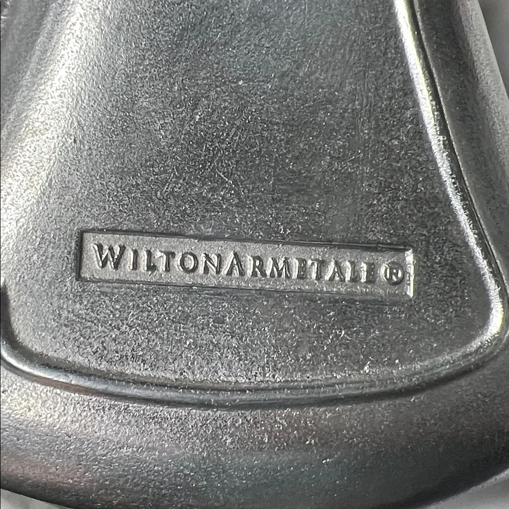🎄 Wilton Armetale Silver Bell Shaped Holiday Tray – Decorative Serving Dish